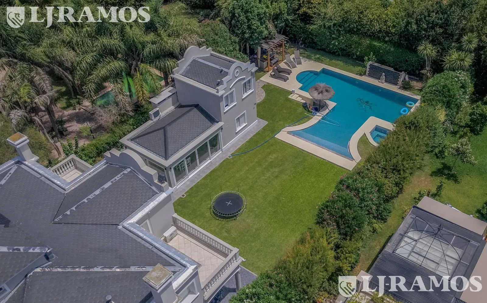 Exclusiva Casa en venta  Barrio Septiembre: Confort y Elegancia - CDR foto 4