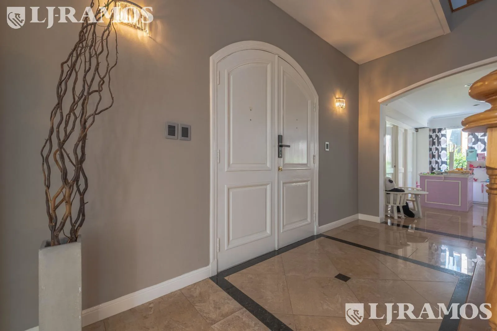 Exclusiva Casa en venta  Barrio Septiembre: Confort y Elegancia - CDR foto 5