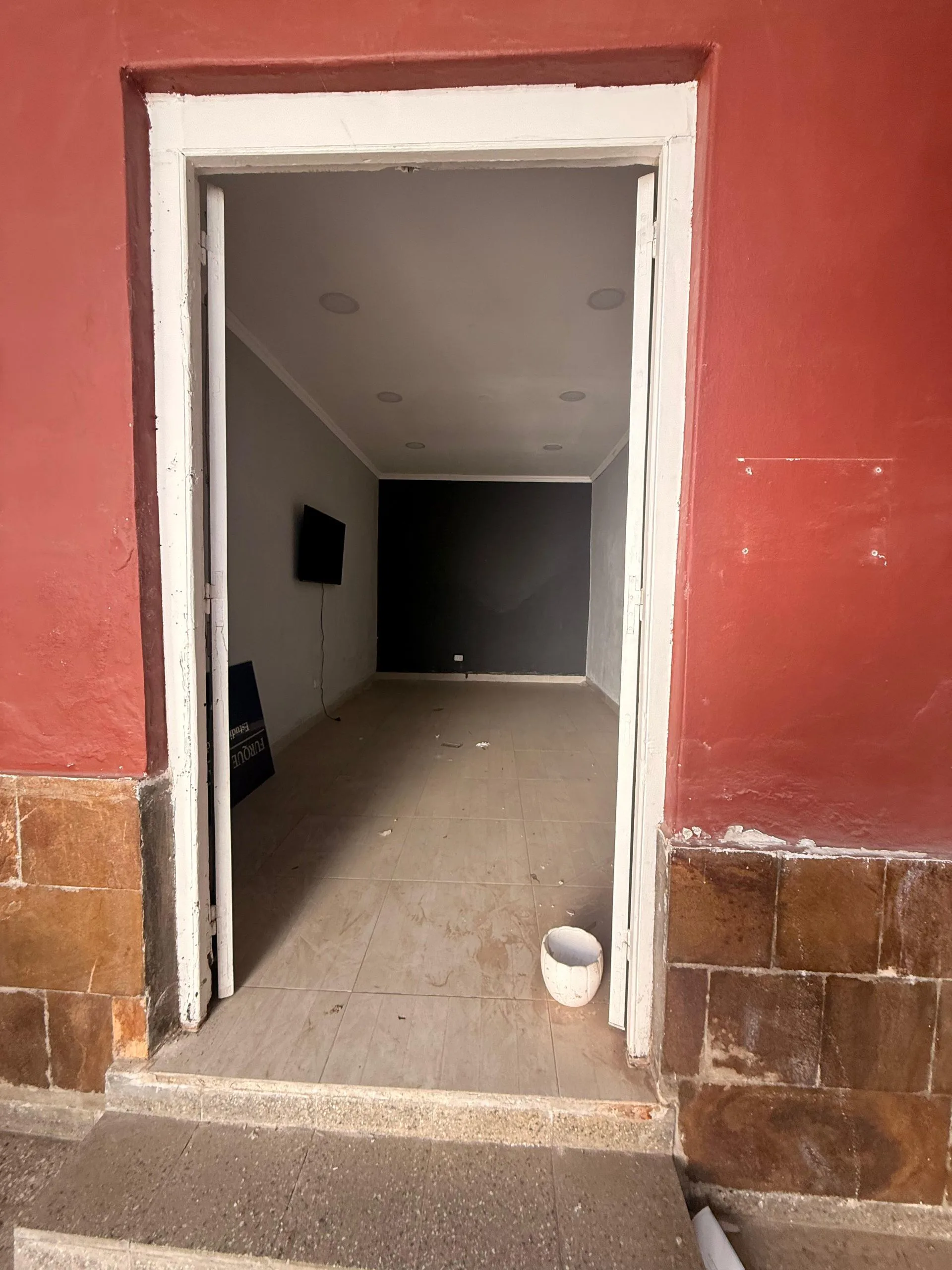 Esquina estratégica en Ayacucho y San Martín foto 3