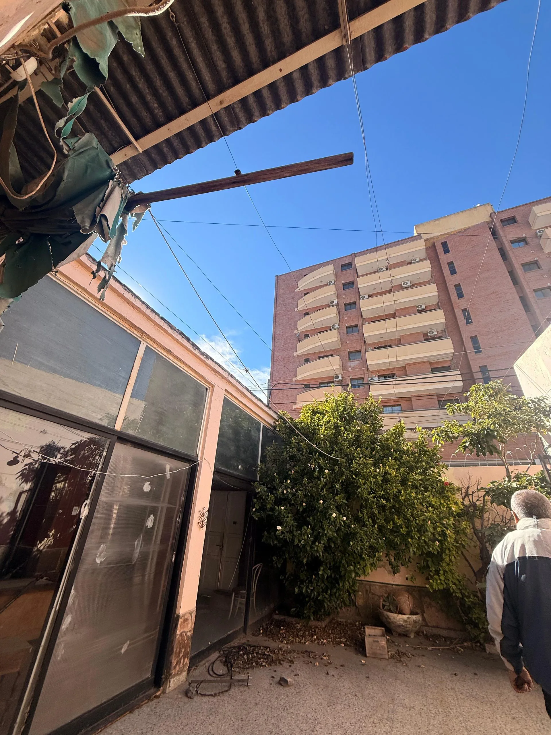Esquina estratégica en Ayacucho y San Martín foto 5