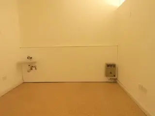 En Venta o Alquiler - Amplio Local a La Calle en Pleno Puerto foto 4