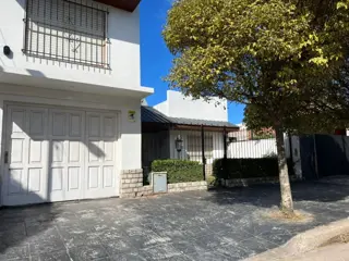 Gran casa de 230 M2. OPORTUNIDAD foto 1