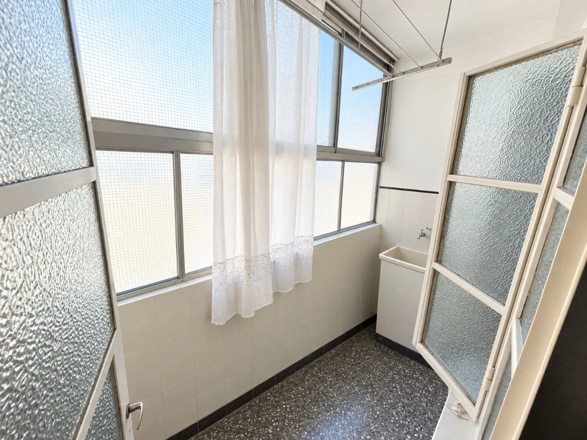 Departamento 2 dormitorios, balcón La Plata foto 4