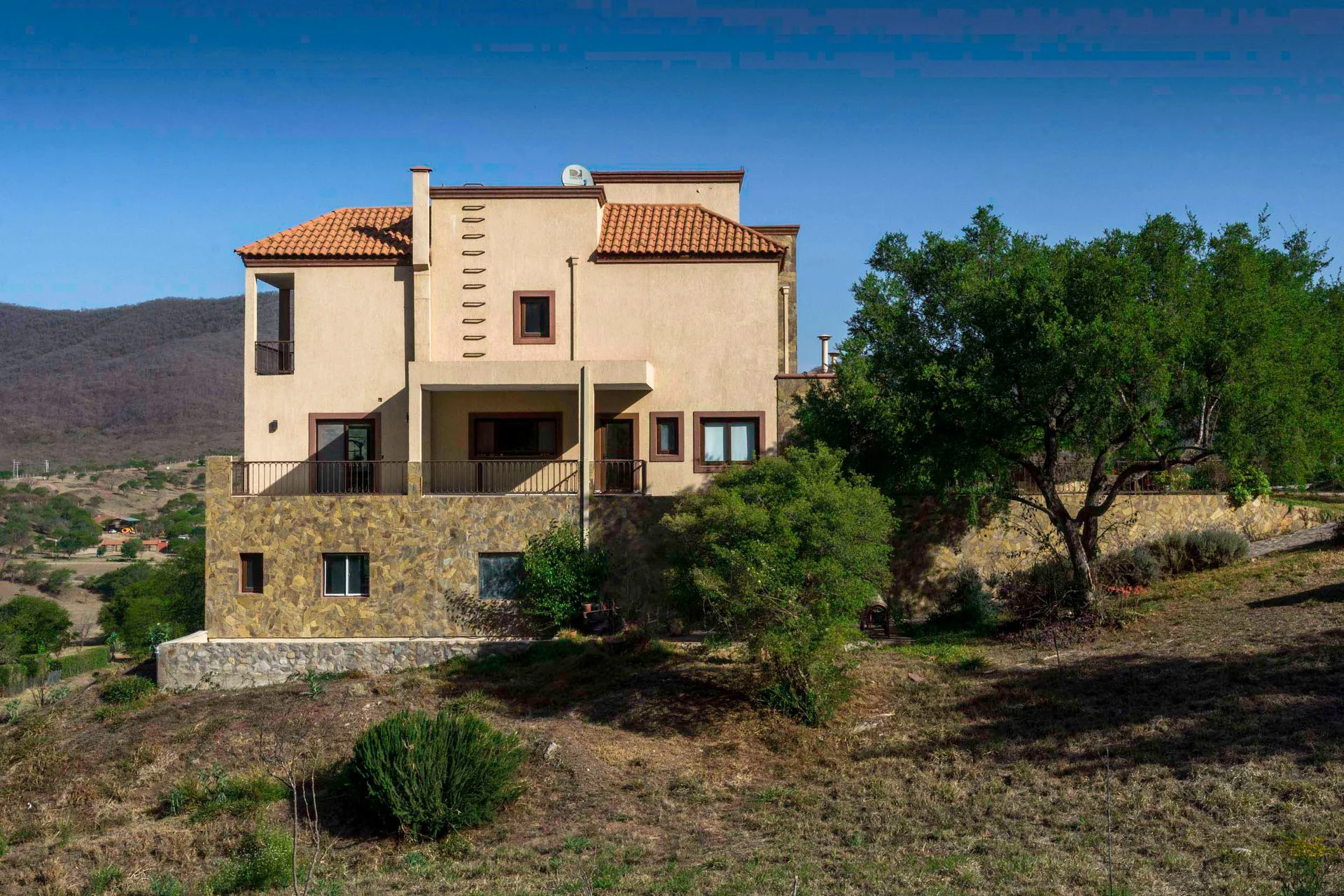 CASA 5 DORM VENTA LA LUCINDA CLUB DE CAMPO PILETA foto 5