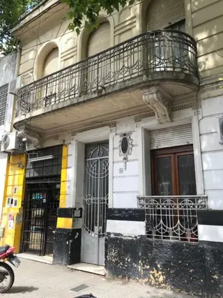Castrobarros al 1100 HERMOSA CASA DE 5 AMBIENTES ANTIGUA CON PATIO foto 1