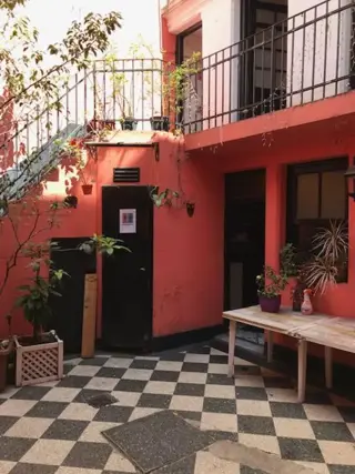 Castrobarros al 1100 HERMOSA CASA DE 5 AMBIENTES ANTIGUA CON PATIO foto 5
