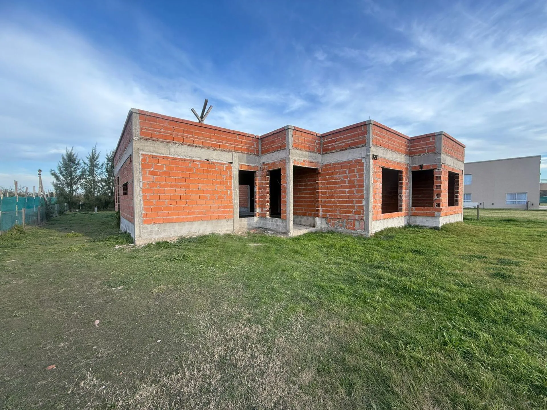 CASA EN VENTA 5 AMBIENTES - LOMAS DE EZEIZA foto 2