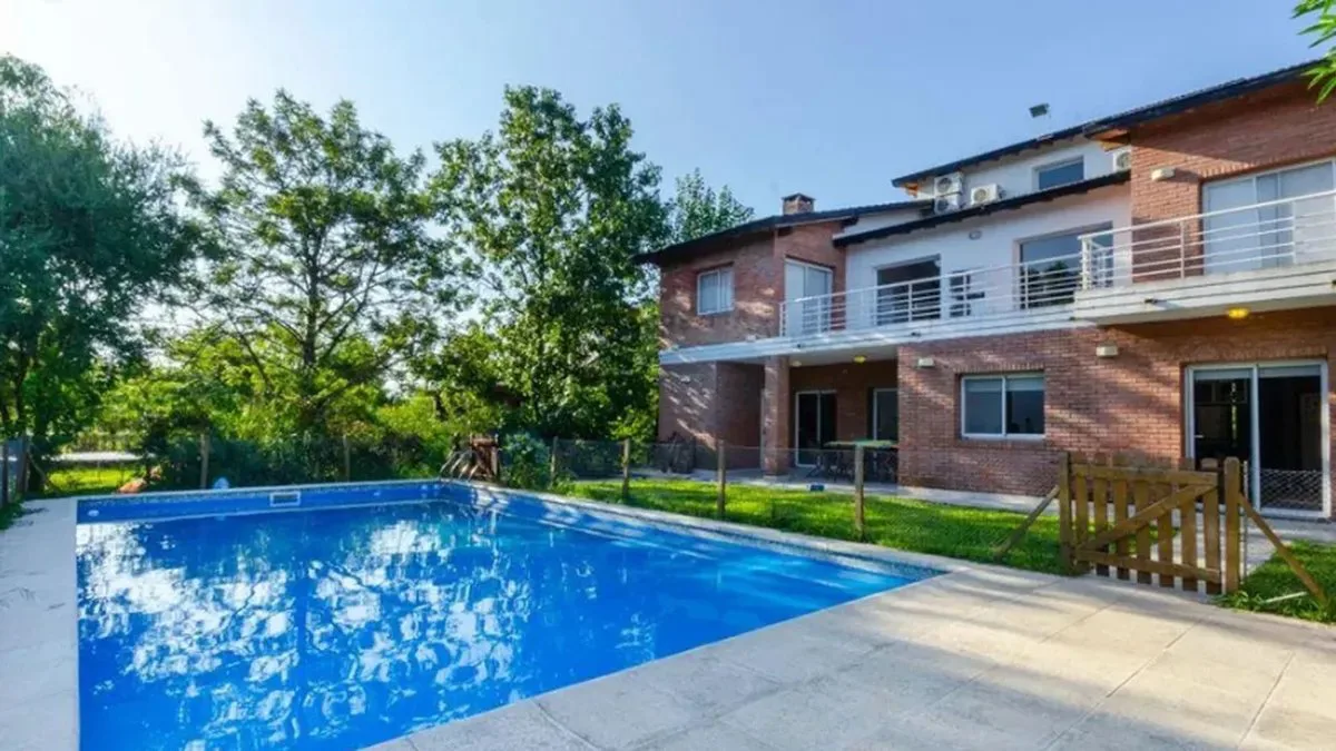 VENTA CASA 5 AMB 2 PISOS C/ PISCINA COUNTRY CUBE foto 3
