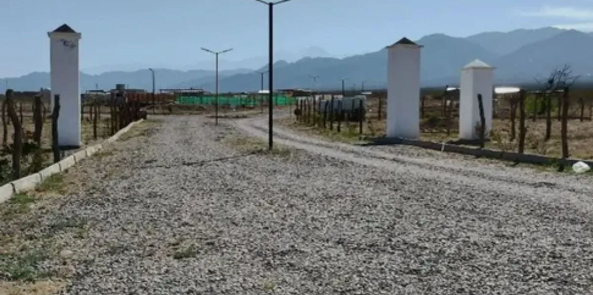 Excelente lote con vista a la montaña foto 2