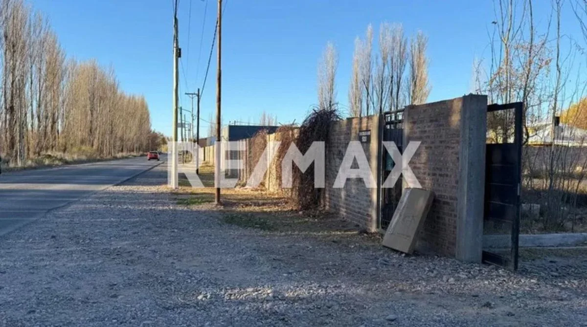 VENTA LOTE  B° CERRADO SOFIA II, PLOTTIER. foto 2