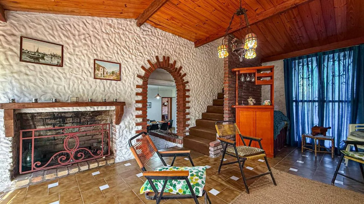 CASA 3 AMBIENTES CON PARQUE EN VENTA LOS PINARES foto 5