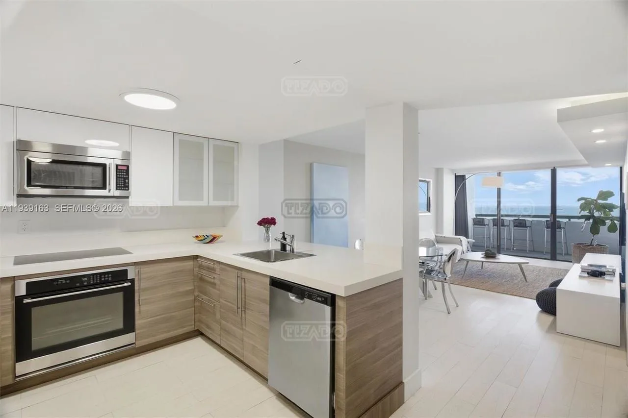 2555 Collins Ave #2105 2500 foto 2