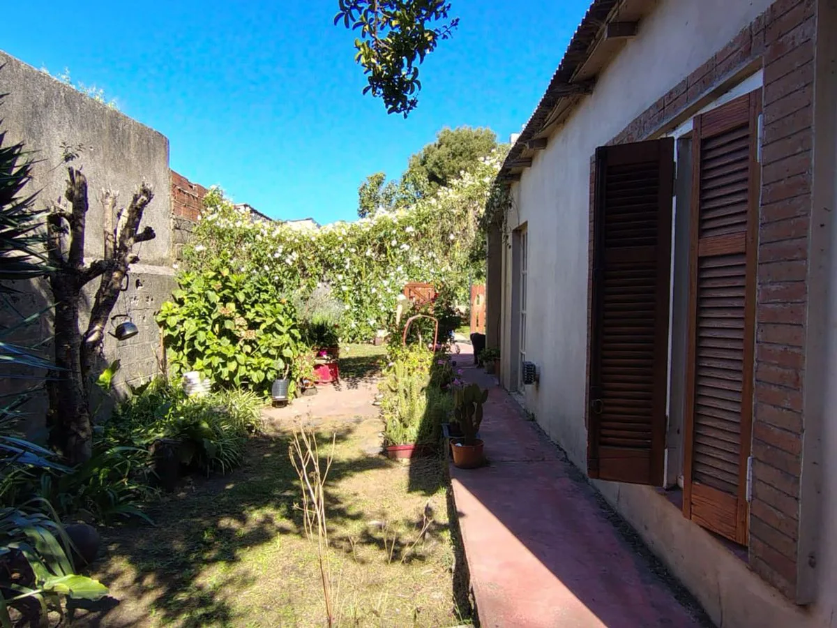 VENTA CASA 4 AMB. JORGE NEWBERY GRAN PARQUE foto 5