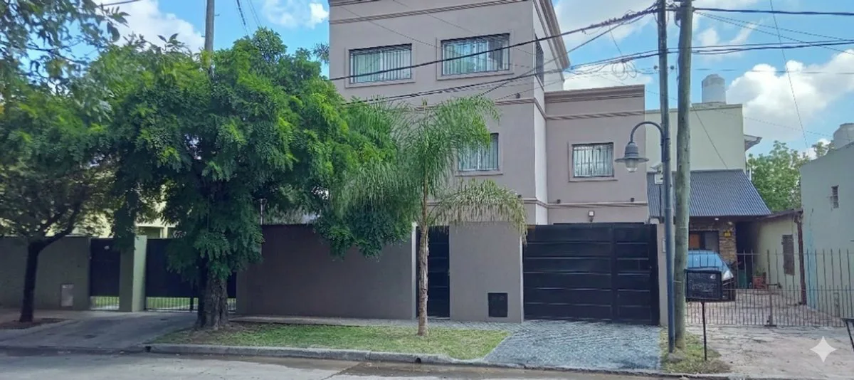 CASA EN VENTA 7 AMBIENTES + QUINCHO DON TORCUATO