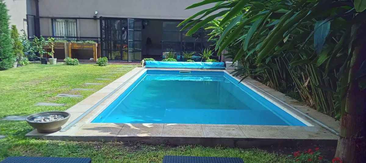 CASA EN VENTA 7 AMBIENTES + QUINCHO DON TORCUATO foto 3