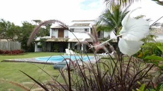 Excelente Casa en LAGOINHA ANTARES CLUB para 14 huéspedes, 360m2, 6 habitaciones, 2 en suite, piscina, 1600m2 de parque. foto 2