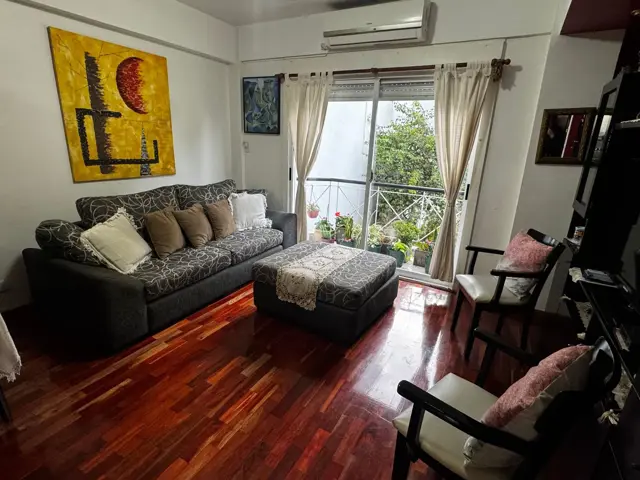 Hermoso PH en Triplex con Terraza Privada y Entorno Verde