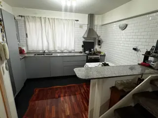 Hermoso PH en Triplex con Terraza Privada y Entorno Verde foto 4