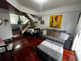 Hermoso PH en Triplex con Terraza Privada y Entorno Verde foto 5