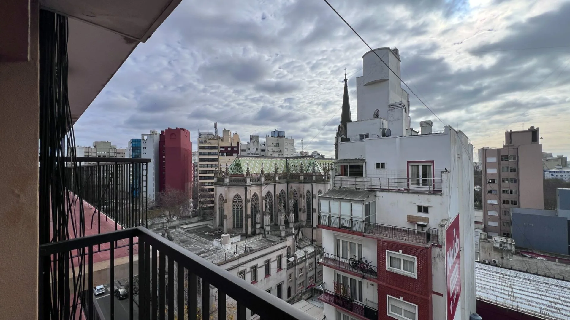 VENTA - Departamento 2 ambientes centro con balcón foto 4