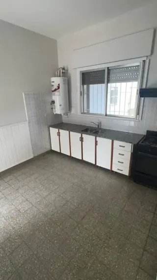SE VENDE HERMOSA CASA CENTRICA – C. DE PATAGONES foto 3