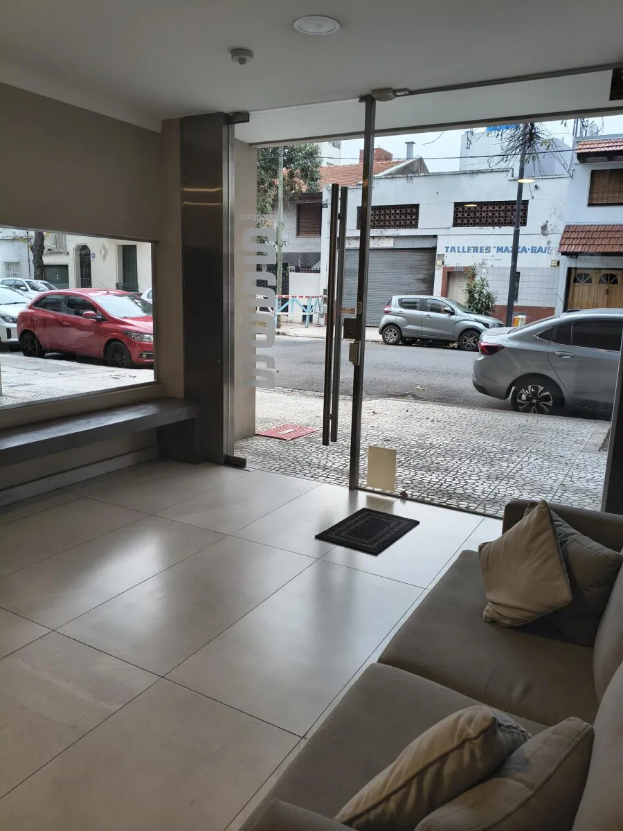 Monoambiente con gran patio en excelente zona! foto 3