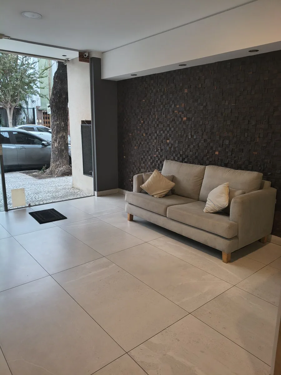 Monoambiente con gran patio en excelente zona! foto 4