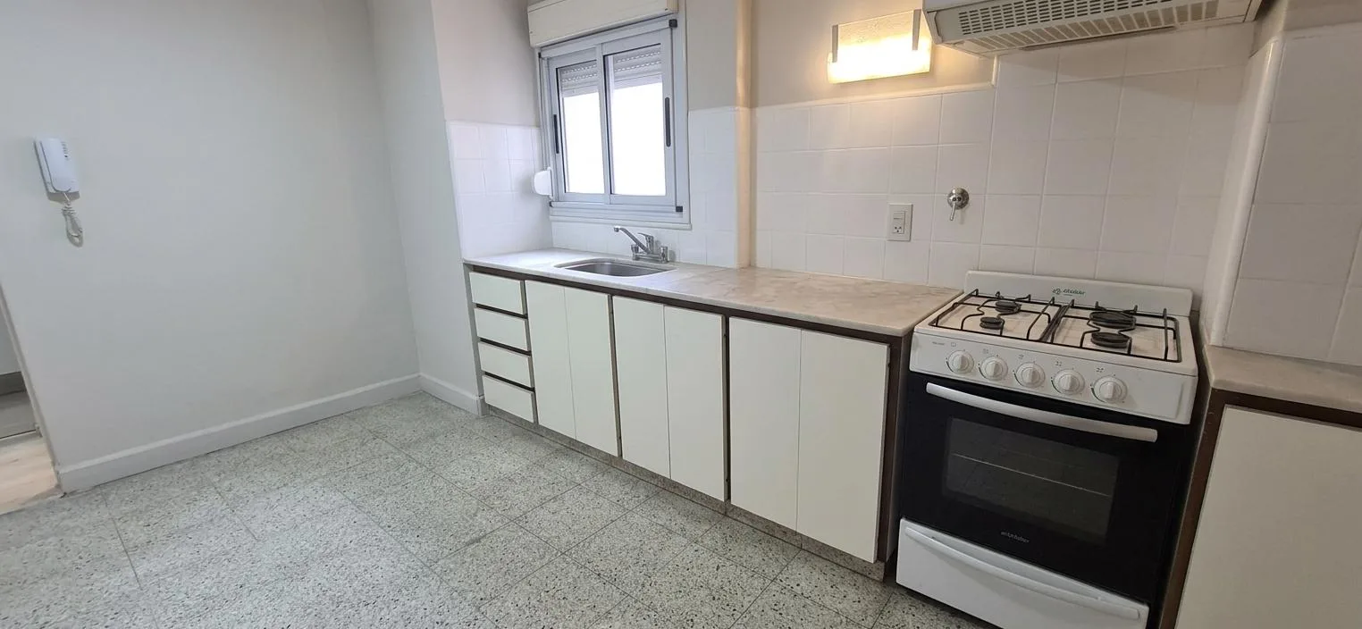 Tucumán y Entre Ríos - Departamento de 3 dormitorios en venta en el Centro foto 3