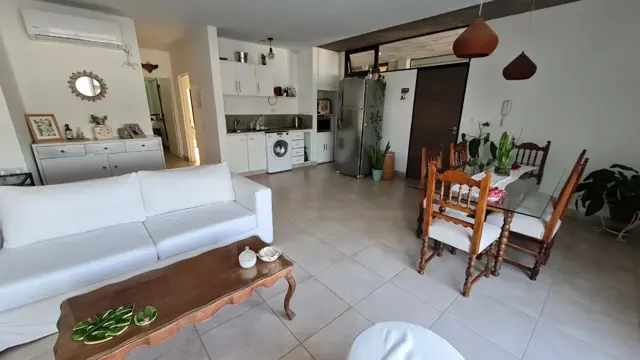 Departamento 2 dormitorios con patio Venta, Yerba Bueno