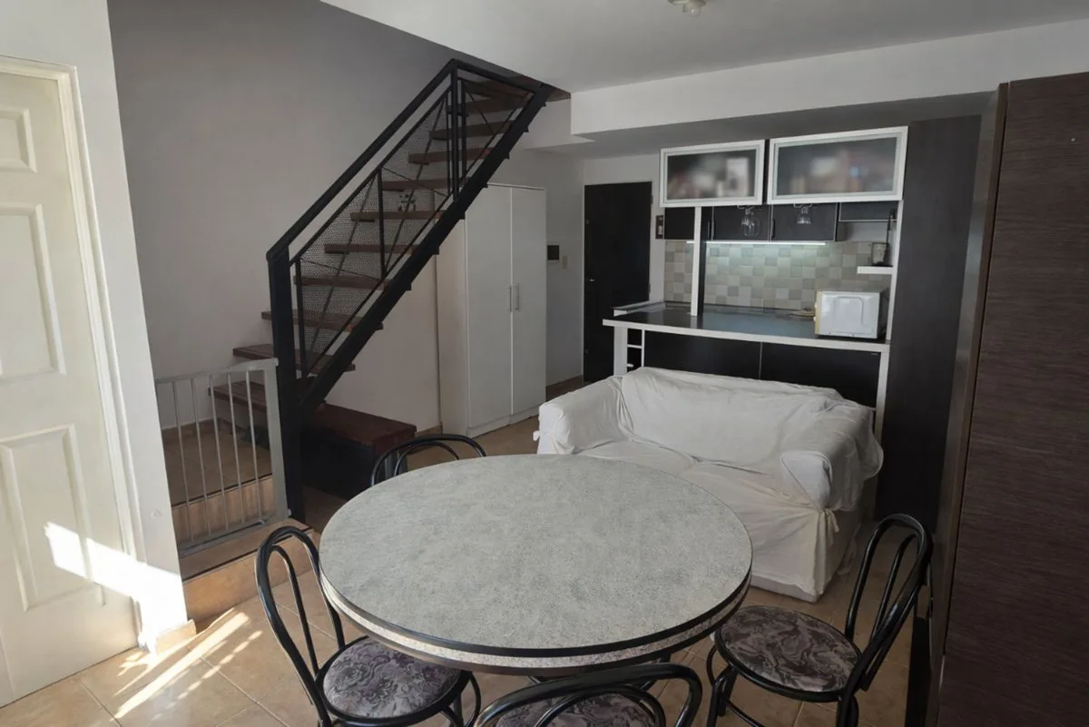 DPTO. EN DUPLEX 2 AMBIENTES CON BALCON Y PATIO foto 4