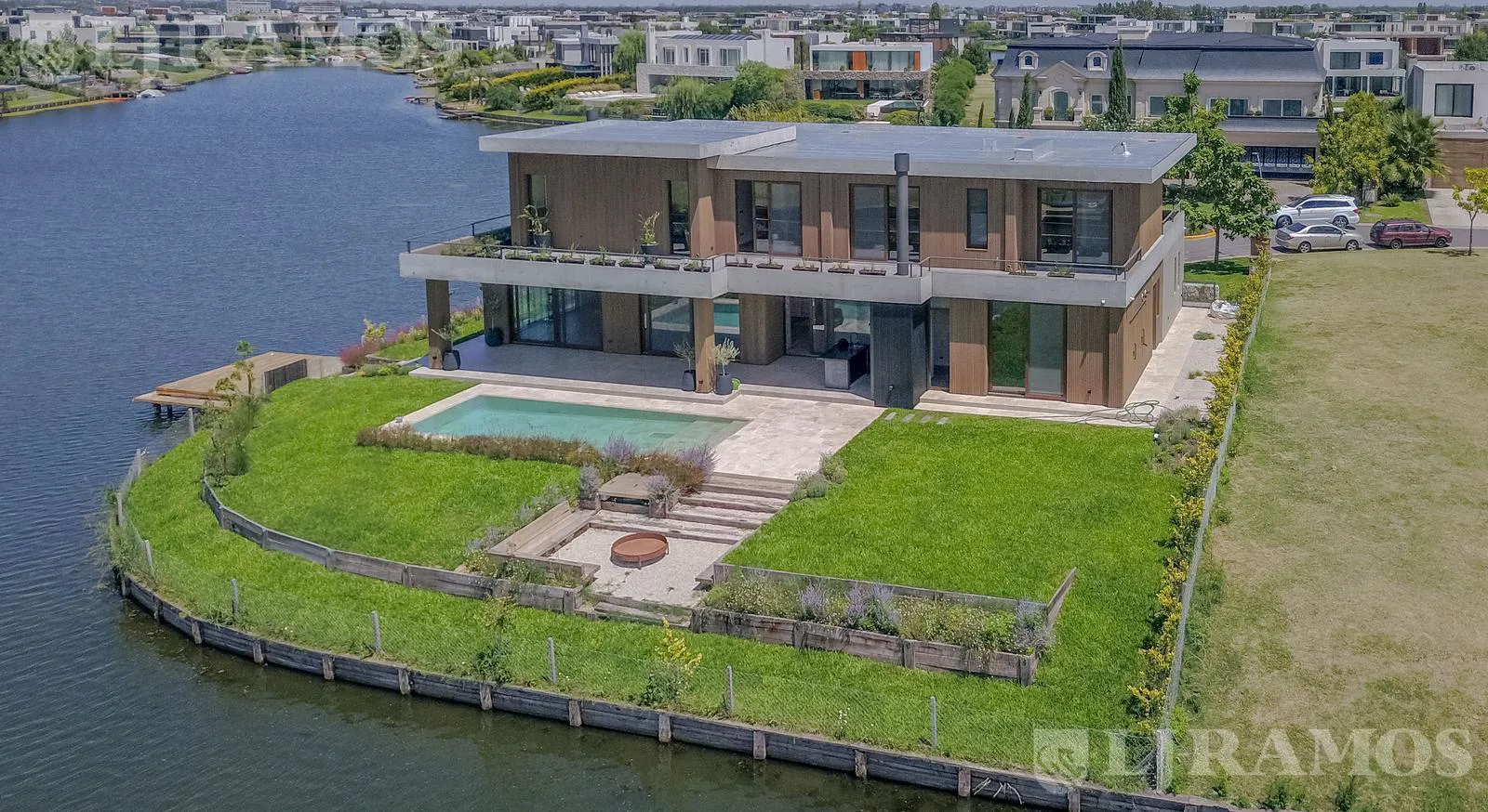 Casa a estrenar a la laguna en venta en Virazon - Nordelta foto 2