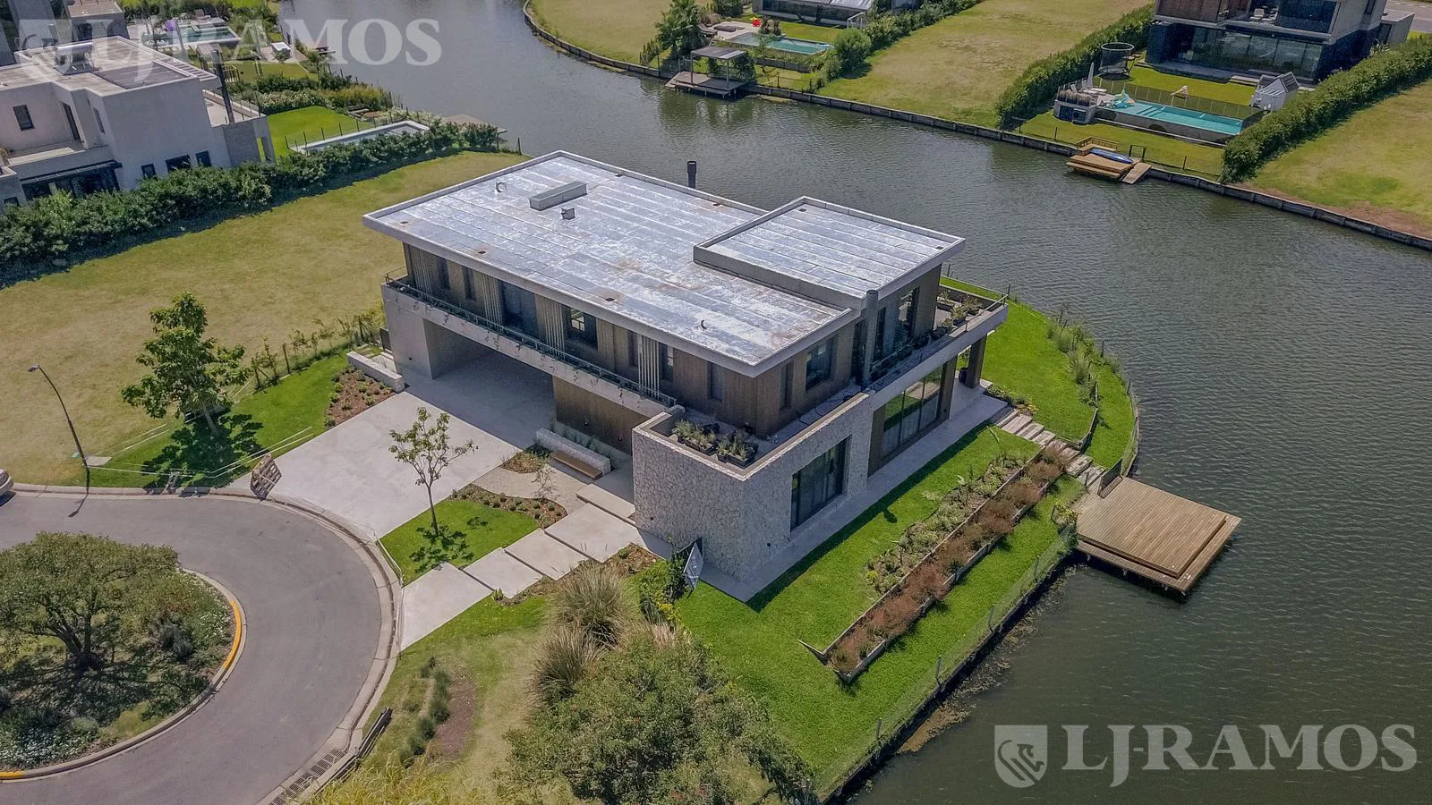 Casa a estrenar a la laguna en venta en Virazon - Nordelta foto 3