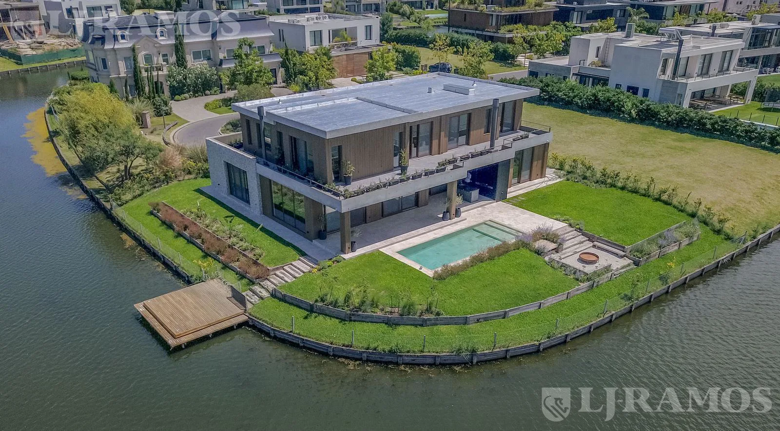 Casa a estrenar a la laguna en venta en Virazon - Nordelta foto 4