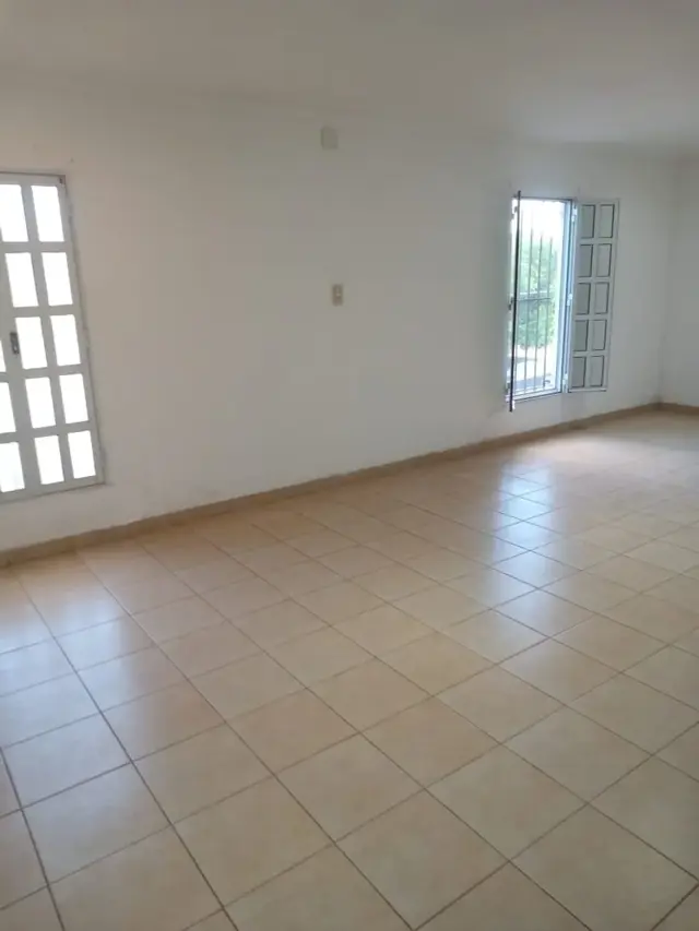 Alquiler Planta Alta con cochera Barrio San Martin