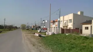 INDUSTRIA HABILITADA EN JAUREGUI  SOBRE FRACCION DE 1054 M2 foto 3