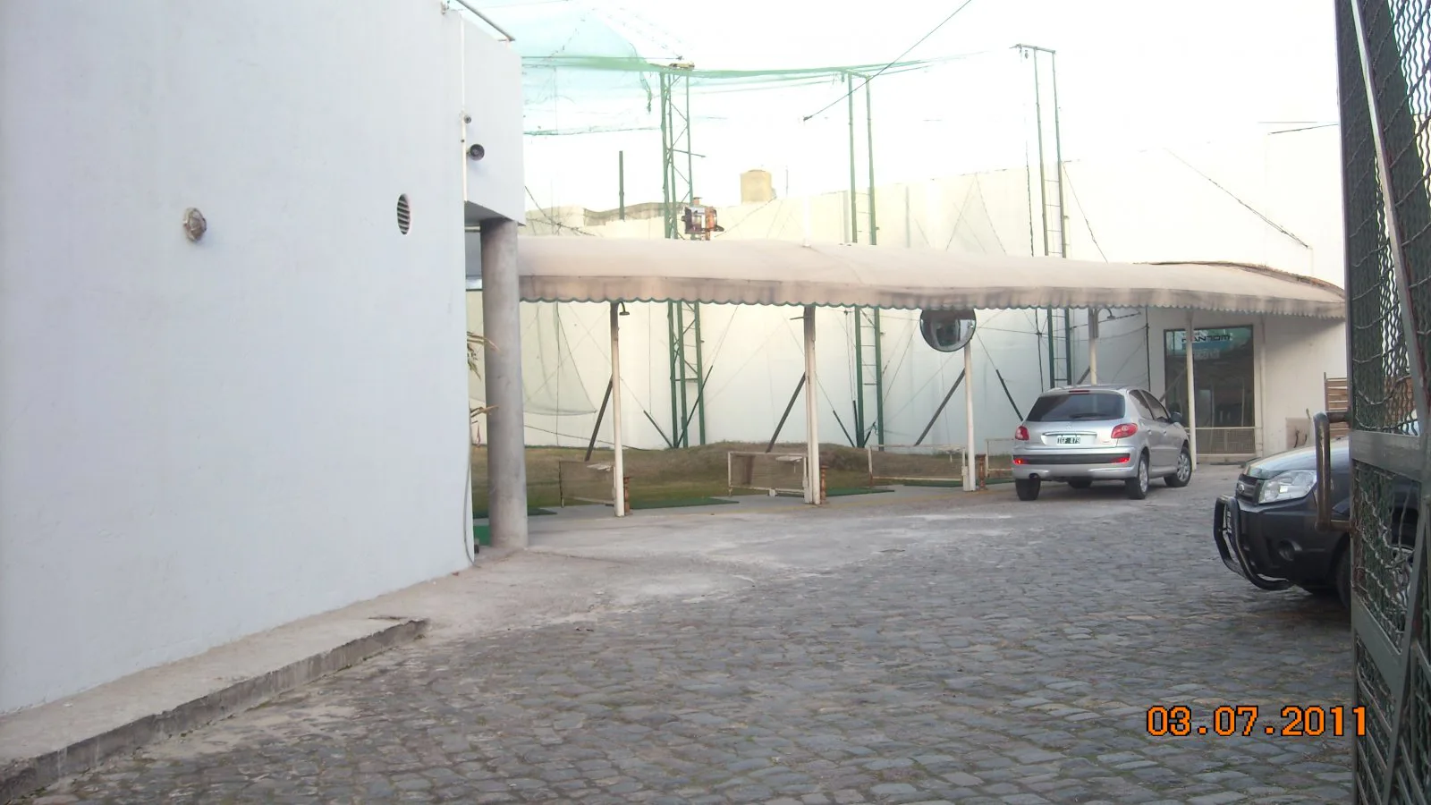 Local Comercial desarrollado en Lote de 1227 m2, en Av. Chiclana 3900 - Ideal uso GASTRONOMICO- DEPORTIVO - Golf foto 4