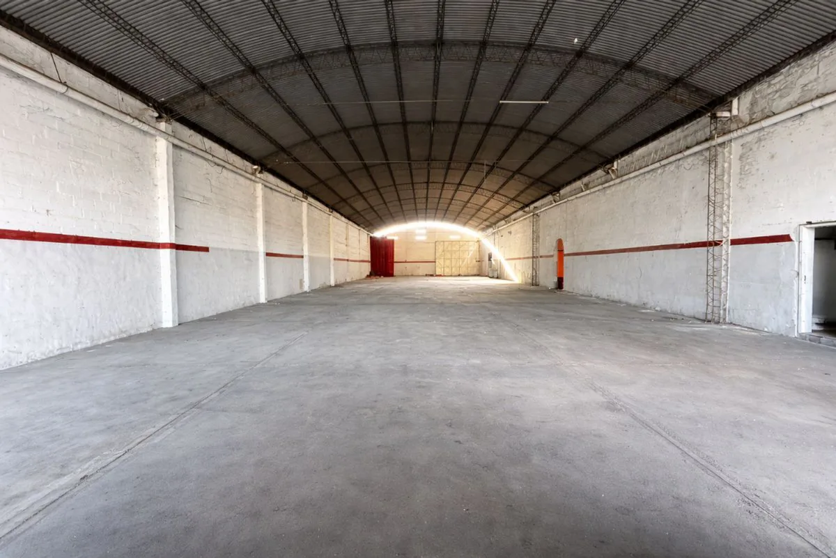 En Venta Galpones Estratégicos sobre Av. Libertad. foto 2