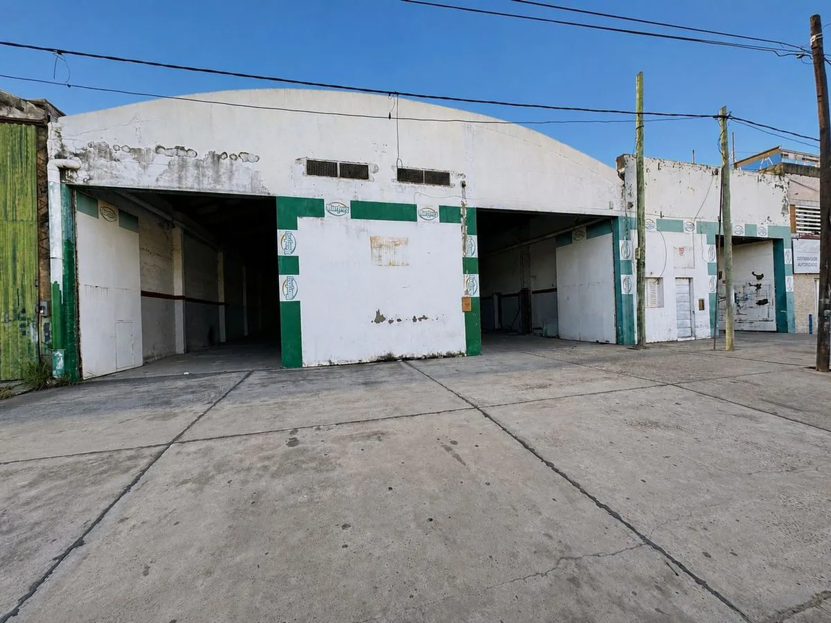 En Venta Galpones Estratégicos sobre Av. Libertad. foto 3