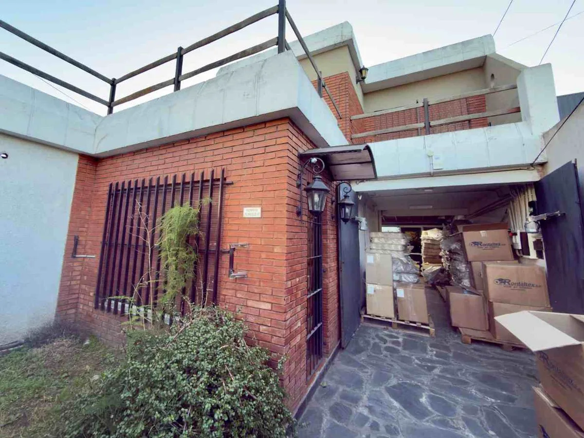 Venta depósito, local y oficinas en Ituzaingó foto 2