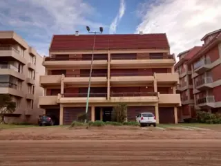 Impresionante semipiso frente al mar. Departamento en Venta. foto 1