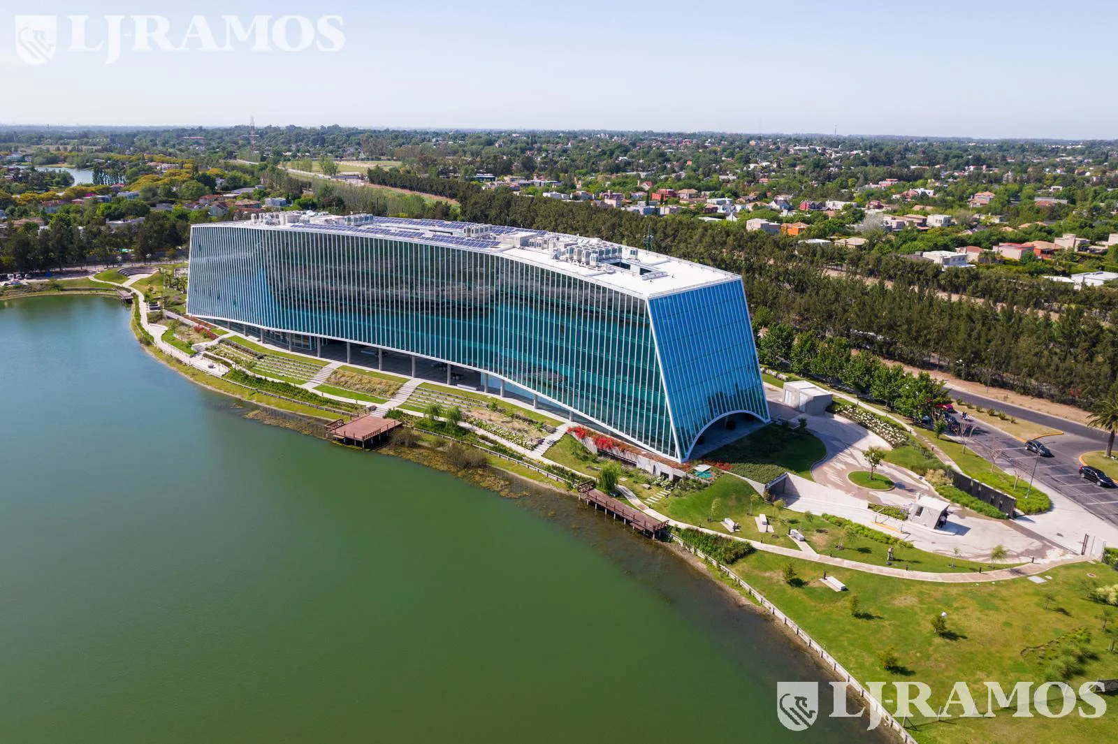Oficinas en Nordelta foto 2