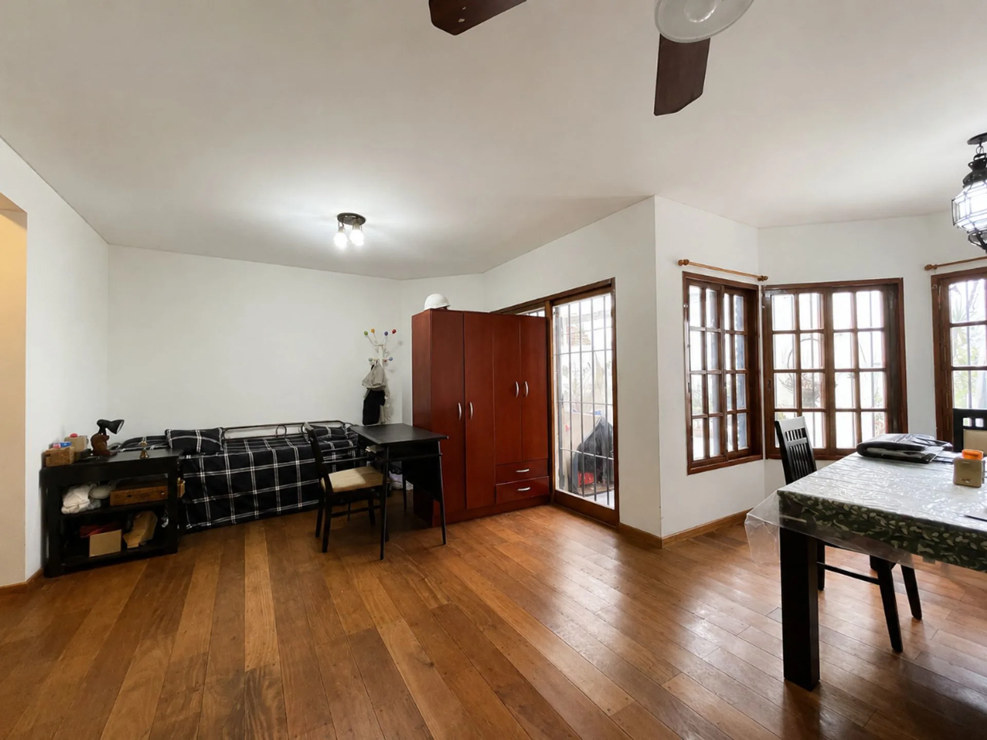 CASA EN VENTA | 6 AMBIENTES | 2 COCHERAS | PALERMO foto 2