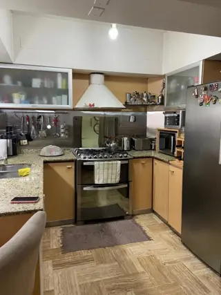 CASA DE 5 AMBIENTES EN BARRIO NAON , LOTE PROPIO, APROX 250 M2 foto 4