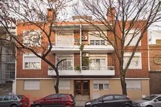 Depto 1º por escalera de 3 ambientes con balcon y cocina con lavadero separado foto 1