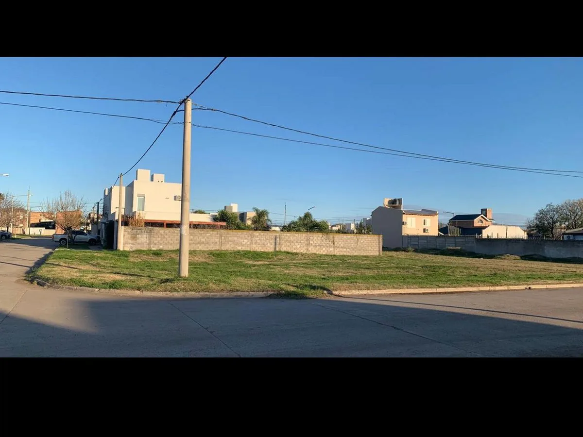 VENTA DE LOTE. EXCELENTE UBICACION foto 2