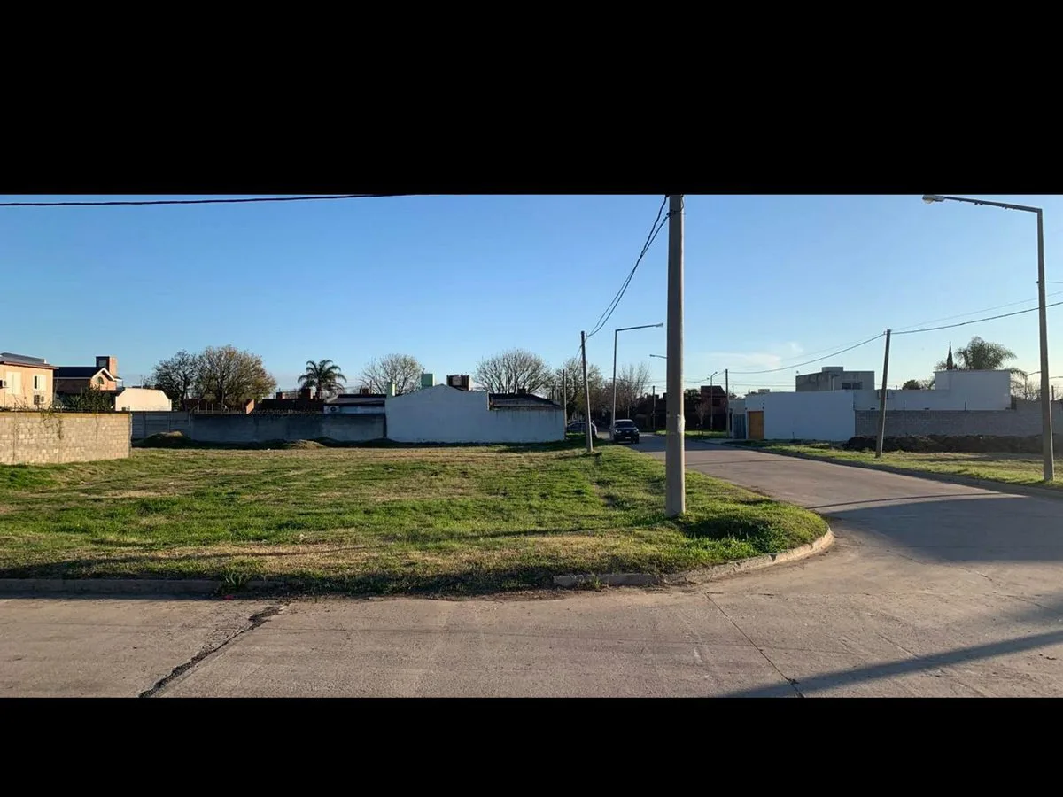 VENTA DE LOTE. EXCELENTE UBICACION foto 3