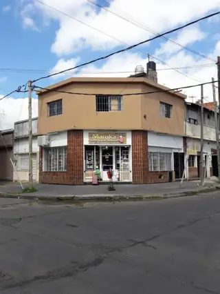 Excelente local comercial + piso de 3 ambientes foto 1