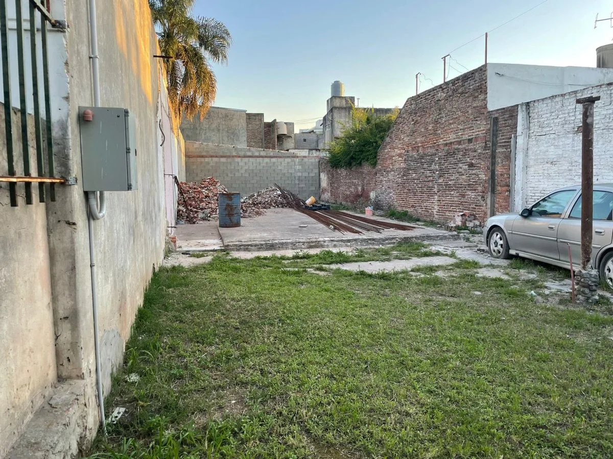VENTA TERRENO PARA CONSTRUIR - (8 X 27.3) foto 3