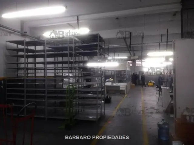 BARBARO ALQUILA GALPON EN VILLA LYNCH