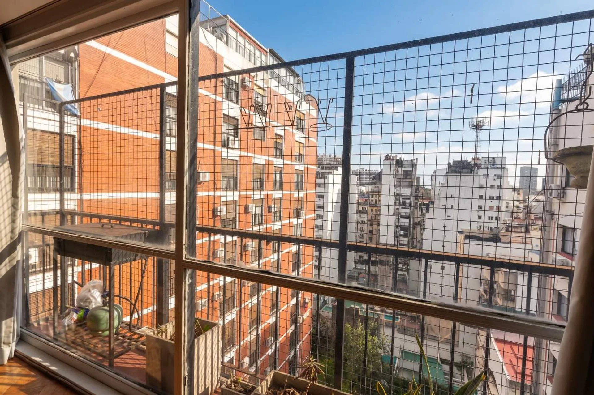 VENTA TORRE 4 AMBIENTES DEPENDENCIA PISO ALTO SUM foto 4